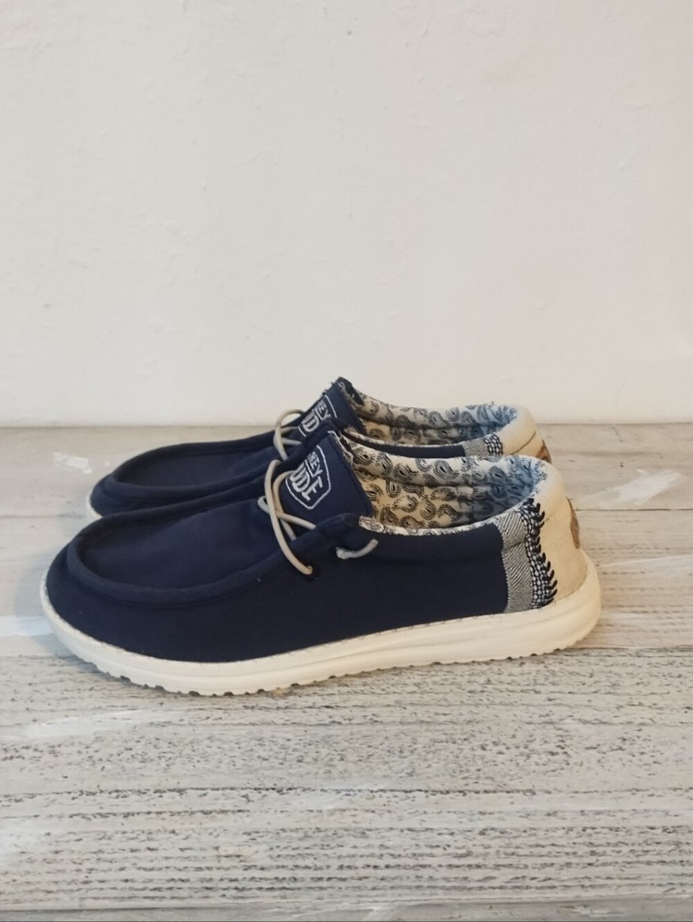 Hey Dude Wally Youth Linen Natural Navy U.S.A Size Y6 L7 ) (40310-410)
